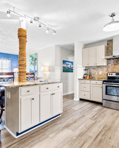 Kitchen full view
